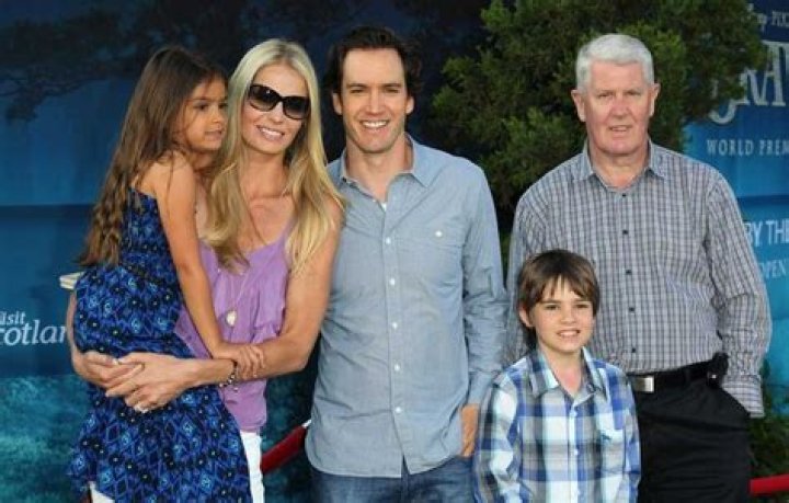 Mark Paul Gosselaar's Parents Revealed