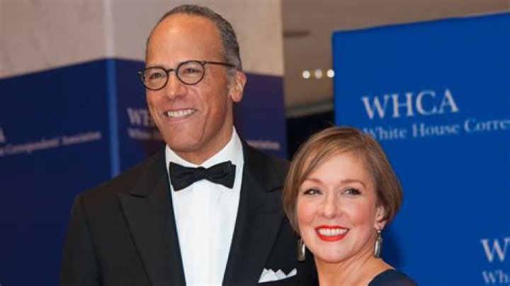 Uncover The Secrets Behind Lester Holt's Wife's Age