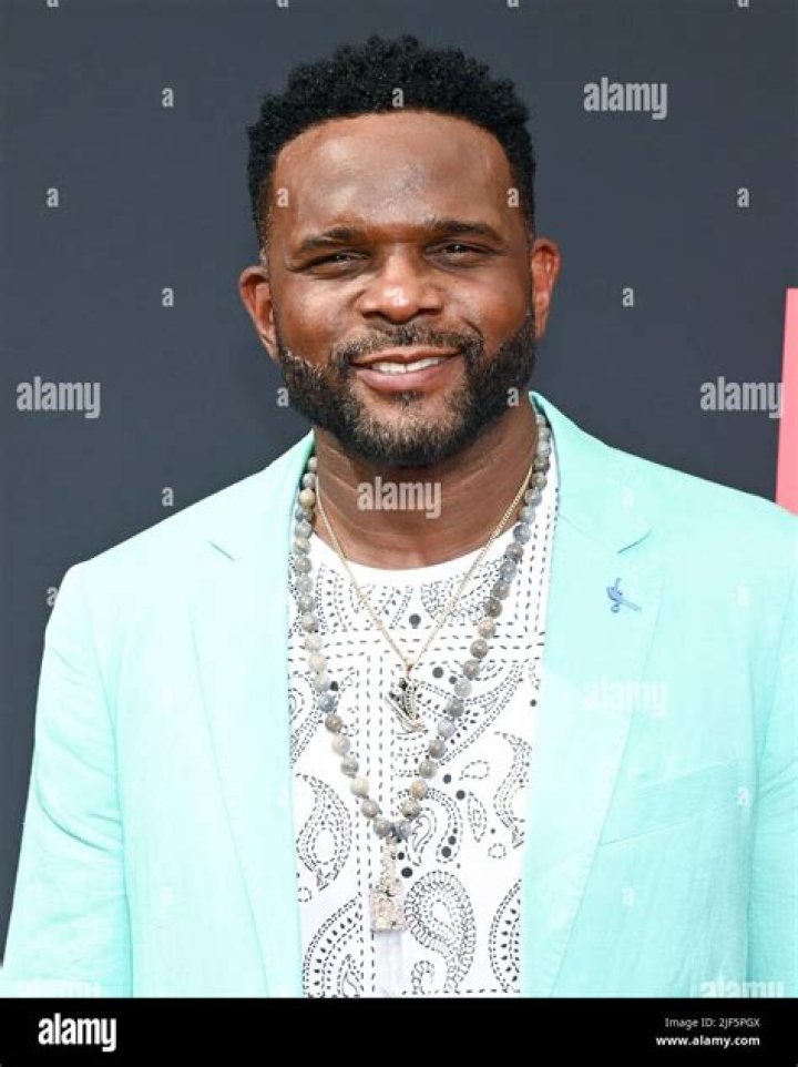 Unveiling The Enigma: Darius McCrary's Spouse Revealed