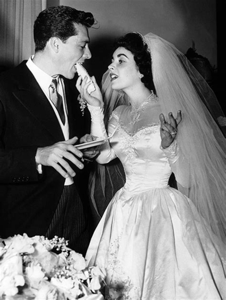 Unveiling The World Of Lord & Taylor Wedding Dresses